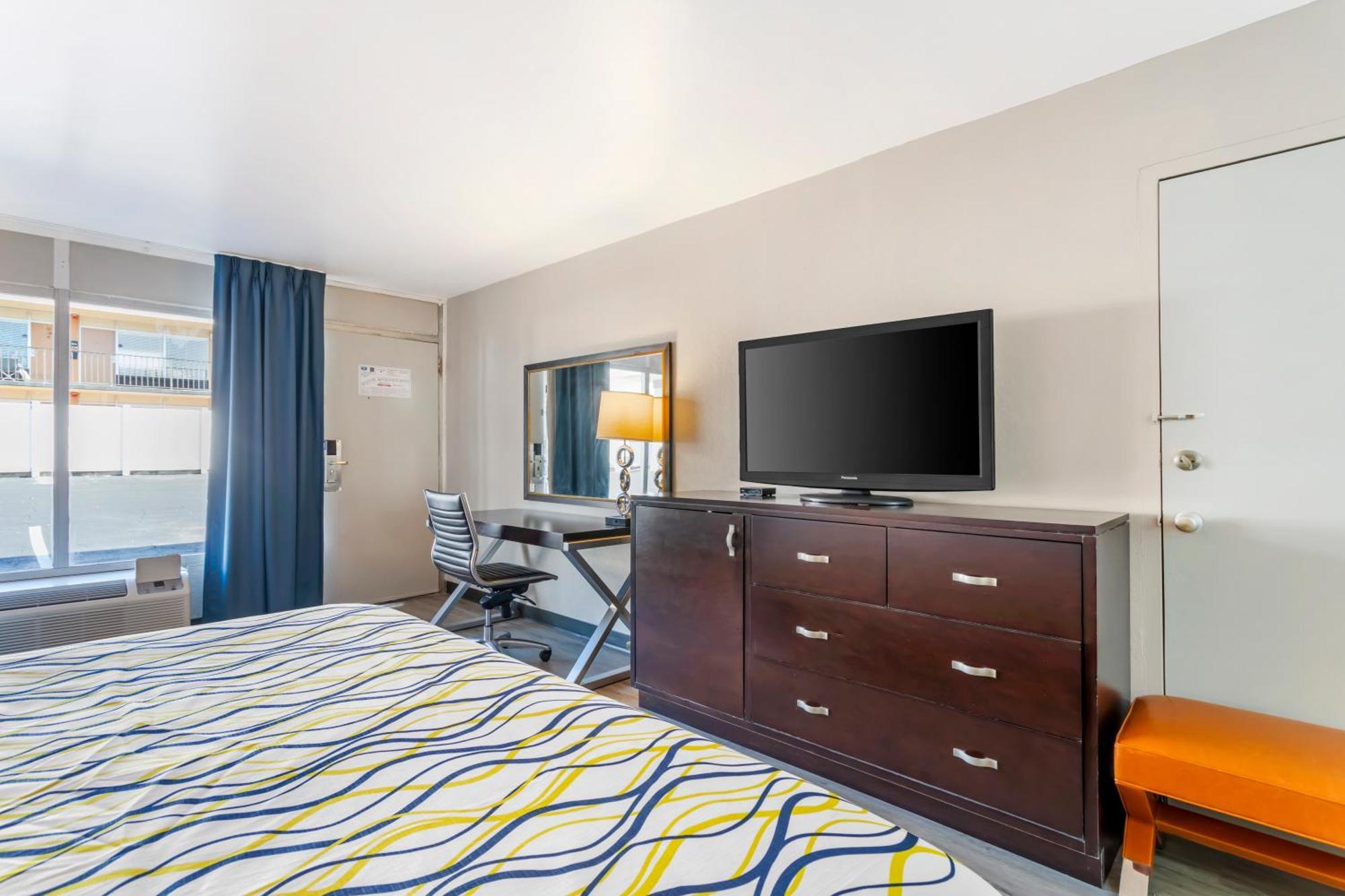 Rodeway Inn 奥兰治帕克 外观 照片