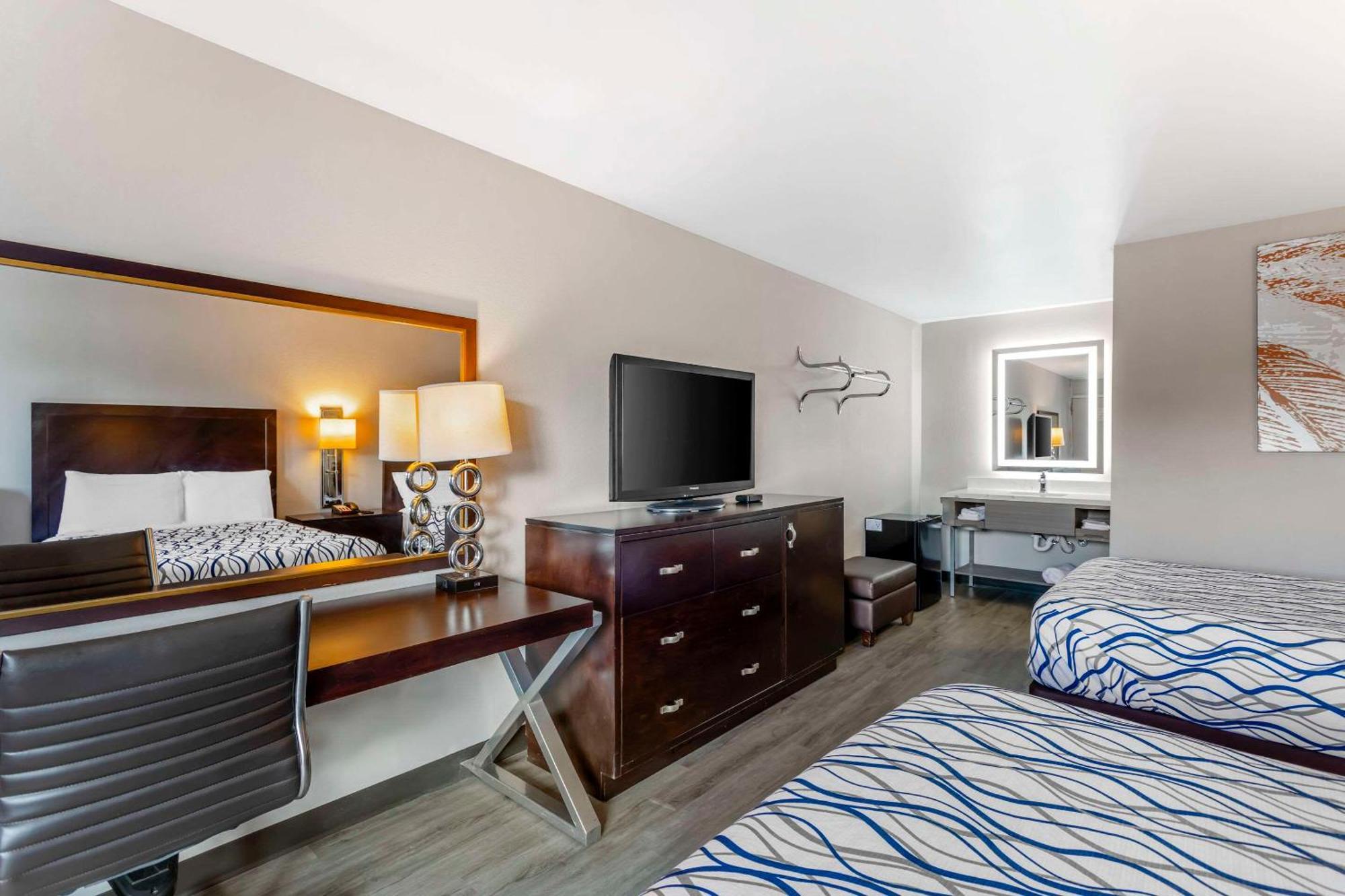 Rodeway Inn 奥兰治帕克 外观 照片