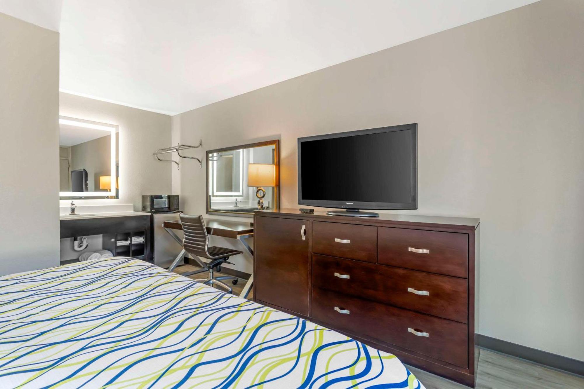 Rodeway Inn 奥兰治帕克 外观 照片